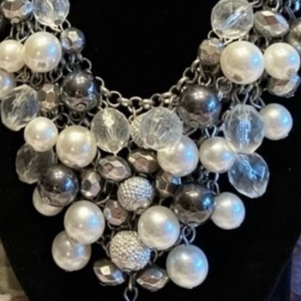 STATEMENT NECKLACE PEARLS, RHINESTONE ORBS, BLACK PEARLS - Picture 2 of 10